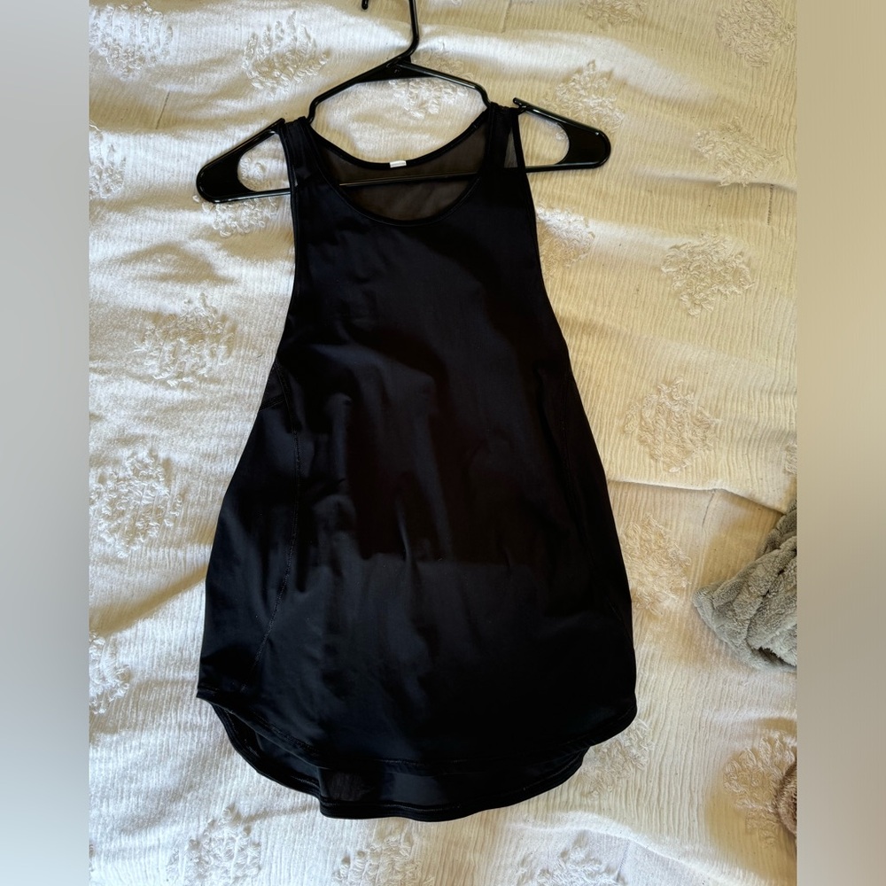 Black sculpt tank
